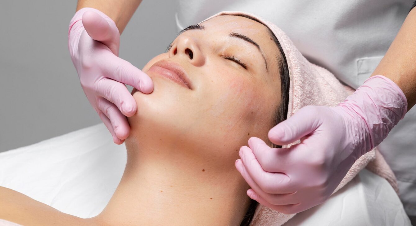 woman-relaxing-beauty-salon woman-relaxing-beauty-salon